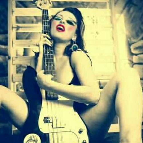 candiess!!! HARD ROCK --MUSCICIANS-boys N GIRLS ;) hippies im like GROOVIE BABY LIGHT MY FIRE-- drugs, sex ,n rock nroll!