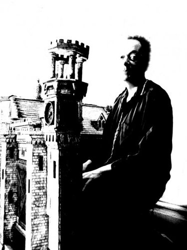 edgar oliver is a poet, playwright & performer from savannah, georgia who lives on the lower east side.