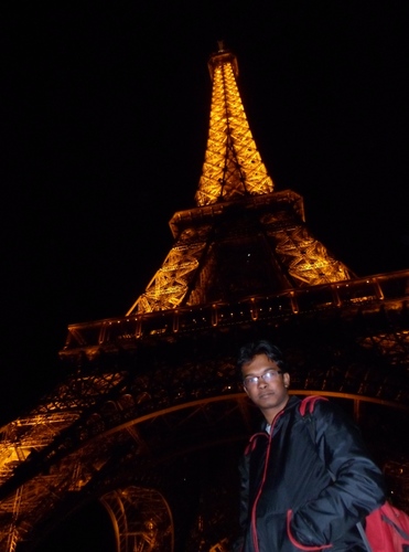 Engineer. Sports Follower specially Football.  
Chelsea FC supporter. Love to watch documentaries and debates.
