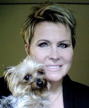 BeautyEditor/Correspondent at:http://t.co/5walWY3A, MPTV Staff Announcer, National Makeup Artist, Voiceover Talent,  Author, PR Gal, Inspirational Muse♡