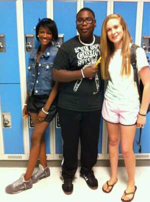 CHS'16 #footballislife'51, @_imjusttyana is my bestfriend :3