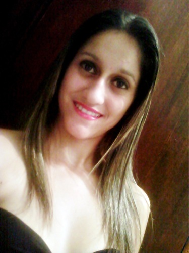 15 anos / Amiga / Corinthiana / Chocolote / Música / Pizza / Suco / Irmã / Carinhosa .. Amo minha irmã @Mikaelli Dantas s2'