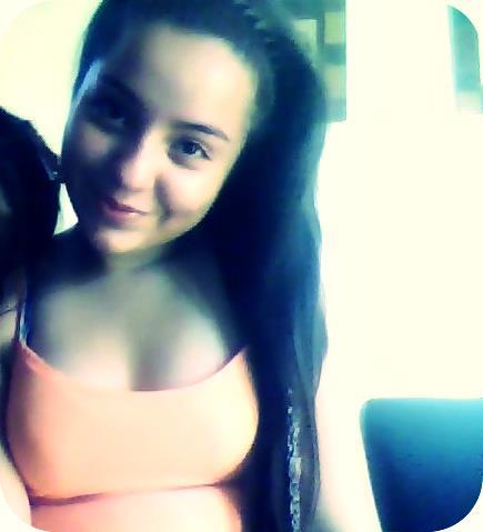 Hi:3 my name is javiera and 12 year:c and kid jaja XD u_u i like very sou mach YMCMB*-*,kid ink,ChrisBrown *--*, ect   ! follow back:]