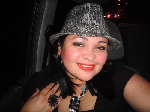 Contador Público, Cantante por Hobbie, Madre de dos que parecen cuatro, esposa y super Woman!!!