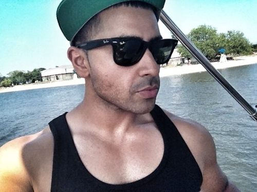 This page will be used as kind of newcast on @jaysean is to bring news concerts, interviews everything about JAY SEAN. @jaysean follow me please
