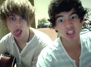 Haii Derrrr... 3 Mumma, know 1D... xoxo