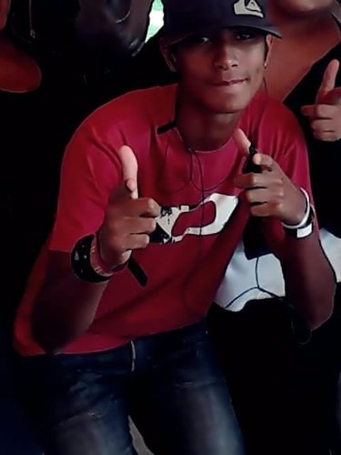Soou oo @NoovinnhÕ_LinndÓ Da @Caarool_Sts !


 Sabe poorqque  Mamãe&&Papaii Fizeeraam EU ?? Para suua AleegriiÁ neeah @Caah_CampÕus !