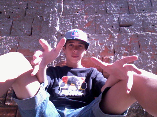 twitter ? , praque isso ? , meu pai tem 2 empreguis '