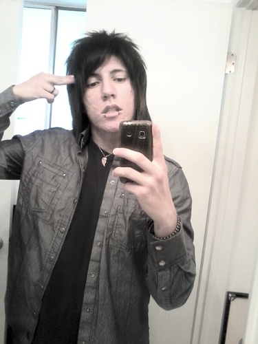 ello im a screamer/vocalist/song writer my name is Isaiah and I love to have fun im also a very nice dude and I have the world's best girlfriend!!!
