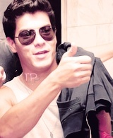 ಌ  Simples palavras não vão descrever o amor que eu          sinto por você! É só acreditar Nada pode nos parar............♥ Fã Clube dedicado ao  @Aguiarthur ♥