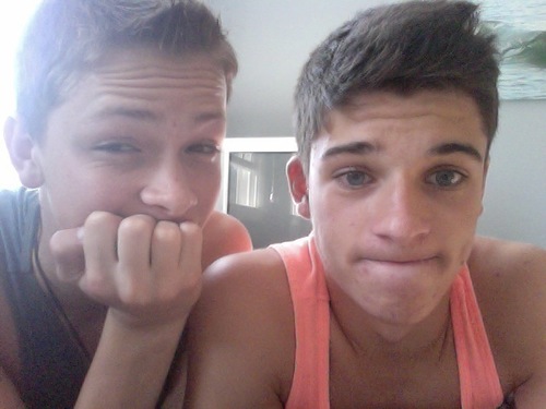 hey im Sean. i play baseball and football. you should follow me;) #teamfollowback
