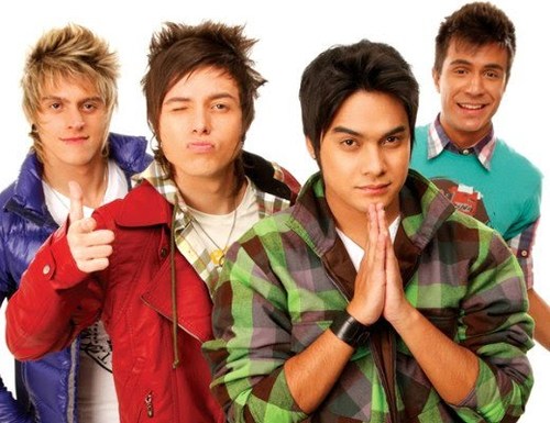 Eu te amo, Eu te quero . Como uma estrela que,
Fez não se apagar em mim ... te amo hoje e sempre @kobarestart and @rockrestart  3 Since : 21/10/2011