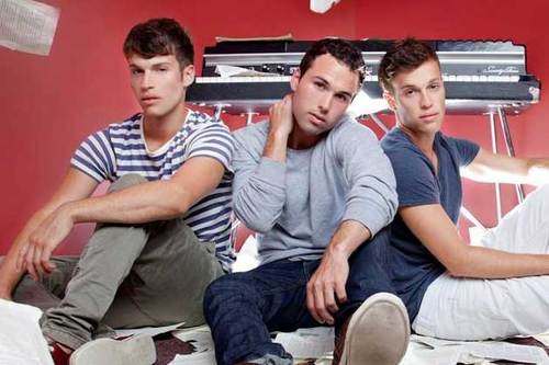 Hey guys! Welcome to Utah street team for the band @theafterparty! To learn more about them & listen to their music go to http://t.co/Y2qH3RTf17