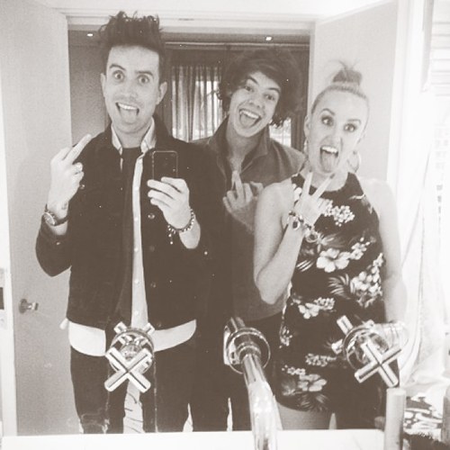 narrygang's profile picture. 