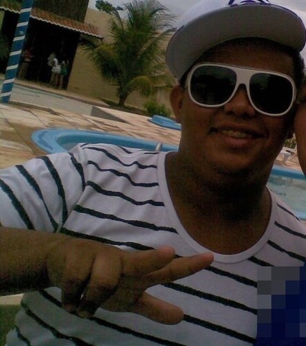Sargitariano , Corinthiano rocho  u.u  //  21 anos, Irmao de @RomarioSena_ & @adrianopablo_  (yn'     saber mais ?     segue ae & pa :D