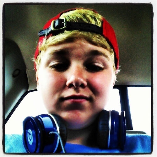 Official twitter of Mitchell Logan Sant. Follow me and I'll follow you. Hakuna Matata is the motto!