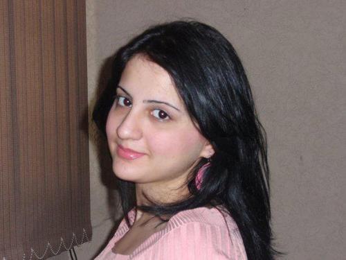 LilNoodleBug's profile picture. Love to write & listen