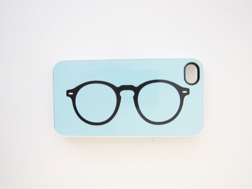 I'm a Charleston-based journalist who sells iPhone cases and vintage goods on the side. http://t.co/He88KUWiUO