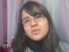 Sou legal me importo mais com meus amigos e não dou bola com o que os outros falam de mim simplesmente sou mais eu