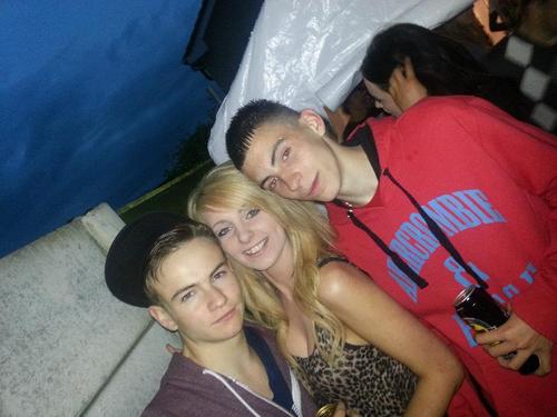 stephendurney's profile picture. Durney..18..Follow me and ill follow you back :)