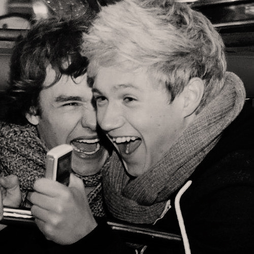 x1D_picss's profile picture. Hi guys! I'm tweeting pictures of the most amazing band in the world for you: ONE DIRECTION!