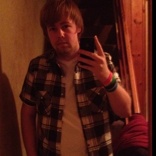 Spam_1491's profile picture. insert something here. something. thats better Follow my Instagram Samcordyphotography to follow my photography 👌🏻