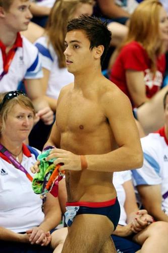 Olympic medalist 2012. He's such an inspiration to me and I love him to pieces. Doing his Family so so proud xo!      GBNF Robert Daley xx