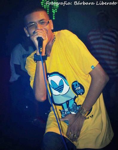 Fãs são anjos de Deus que ganharam a missão de proteger seu ídolo na terra. E Eu te protegerei até o meu ultimo suspiro de vida @Duduzinhomc s2'