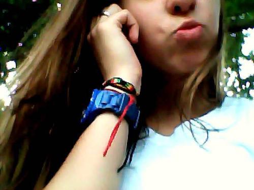 Oq adiata eu escrever alguma coisa akii, se vss vai me julgar pela foto??
*--*