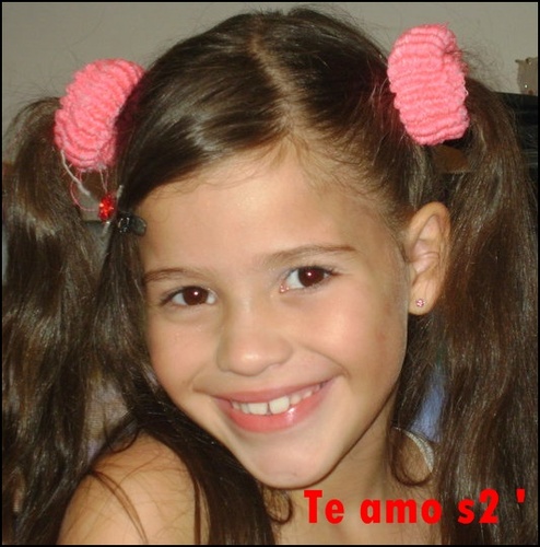 com 160 caracteres não tem como mostrar o amor que eu sinto por vocês @LarissaHe_ ,