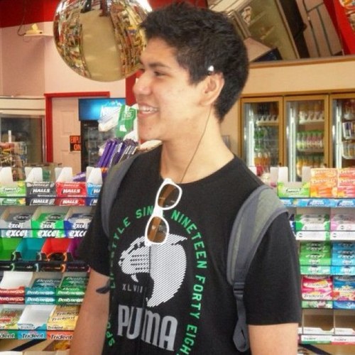 wright_j_devin's profile picture. drink, drink drink.