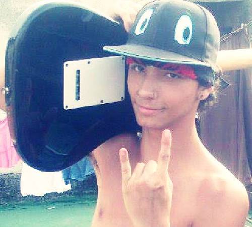 Gabriel, 16, skatista, guitarrista, sushi, amo a @_subzera. :)