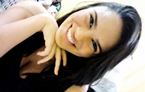 oi meu nome é Mariana Castro de Medeiros; amo Deus, minha familia e meu amigos(os verdadeiros), flamenguista e fã do   Michael Jackson (: