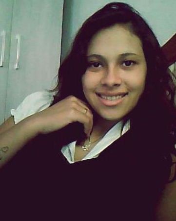 Sorriso nos lábios e Deus no coração! Simples assim.... O resto é consequência dos meus objetivos;