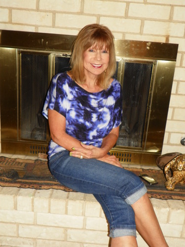 love any dance or exercise zumba  kickboxing love to gamble and travel enjoy reading and politics.. am conservative nobama. follow me for fun plz