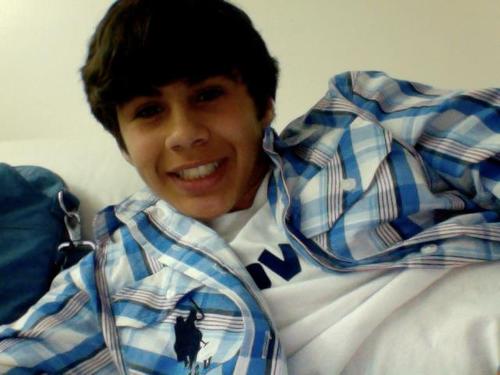 Você não imagina a vontade que eu tenho de te abraçar, de te olhar e dizer que te amo muuuito . @cassiorvidal . 
Donas: @TudoPelaTiruCat e @PimentinhaLokaa