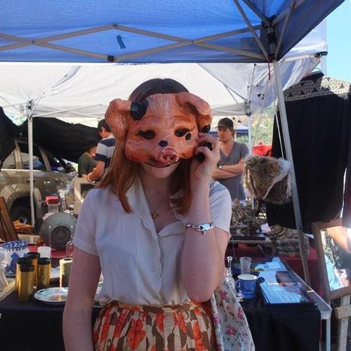 lover of the strange and unusual with film industry aspirations.
These are the tales of an English girl finding her feet in NYC.