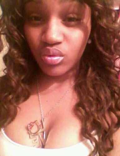In Thiss Hoe ! Stopp Tweet Peepin & Follow Mee *
