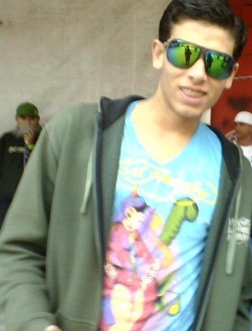 mlk feliz ,abençoado'... #ARIANO conquistando cada vez mais a confiançaa das pessoas , sendo guiado pelas mãos divinas (Y
