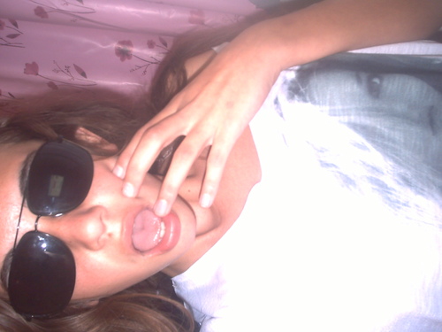 ‏ sigaa minh negaah' aii &' ela senp me danduh' umaa forç' nunk deixnd eu caii te amoo sua Linda Obgaduh por tuudo sga elaa aii' @Ingrid_BvB