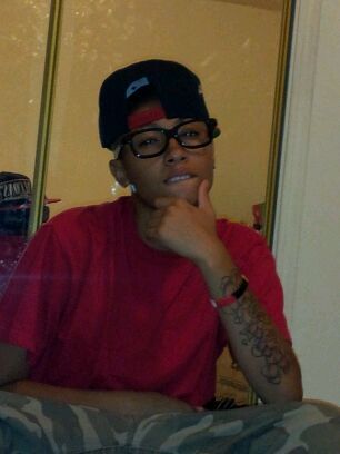I am a koo ass person . Shit i jss be chillin lookin for solid as ppl tu be around