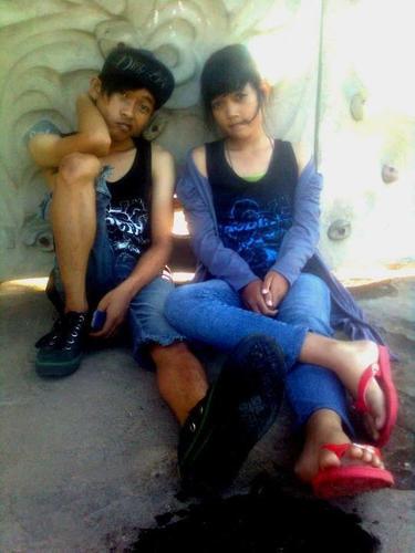 we are outSIDers n Lady Rose....
yeeaaahhhhh!!!!!