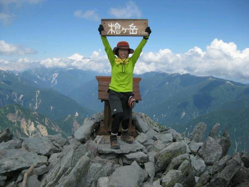 mayurin55's profile picture. 登山に♪バドミントンに♪ランニングに♪カープに♪ 今さらながら奮闘中のアラフォーオーバー女子です(=^^=)     今年は北アルプスへ行くぞー＼(^o^)／