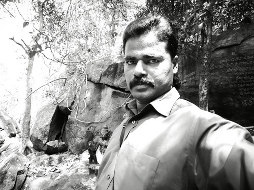 siddha doctor and siddha art researcher 
http://t.co/Eed8cWhJCC