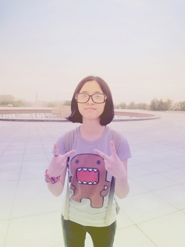 Rainbow: immature 18-year-old; photographer; Westlife fan; ELF & SHCJ; Arsenal supporter; Twitter addict; Daddy's girl; child of the King; servant of our God.