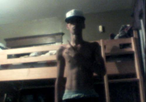 im 28 i smoke and some times drink. other then dat hmu or message me if u wanna know more info about me. #TeamSingle #SwaggGang..