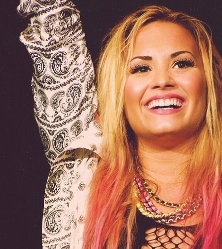 LESBIAN FOR DEMI ! MY LIFE @ddlovato I Love You ♥
É fãn da Demi,segue aqui,só sigo de volta quem pedir ;)
