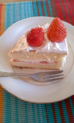 和食、洋食、イタリアン、メキシカン、アジアンフードなど、メインディッシュからデザートまで、幸せな気分をシェアしましょ~ )^o^( 
ブログでは食以外にももっといろんな海の向こうの楽しい事たくさん載せるよ〜。ぜひ見に来てね！