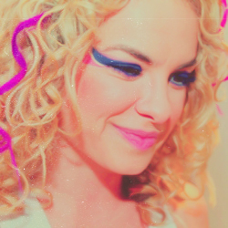 '' mesmo , você longe de mim sempre vou te amar , você é como um anjo pra mim te amo muito.'' Lua Blanco ♥ 21th October th 2O11.