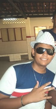 Percursionista(Surdista) da Banda No Swing. 
Mais vale chegar atrasado neste mundo do que adiantado no outro...